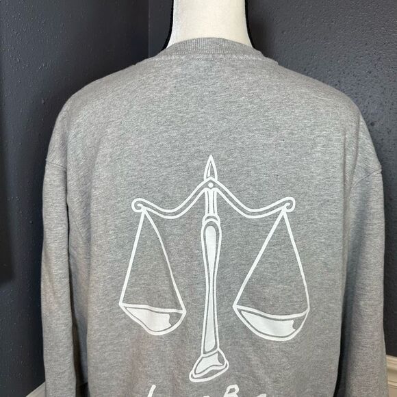 Good American Zodiac Boyfriend Libra Crewneck Sweatshirt - Picture 10 of 12